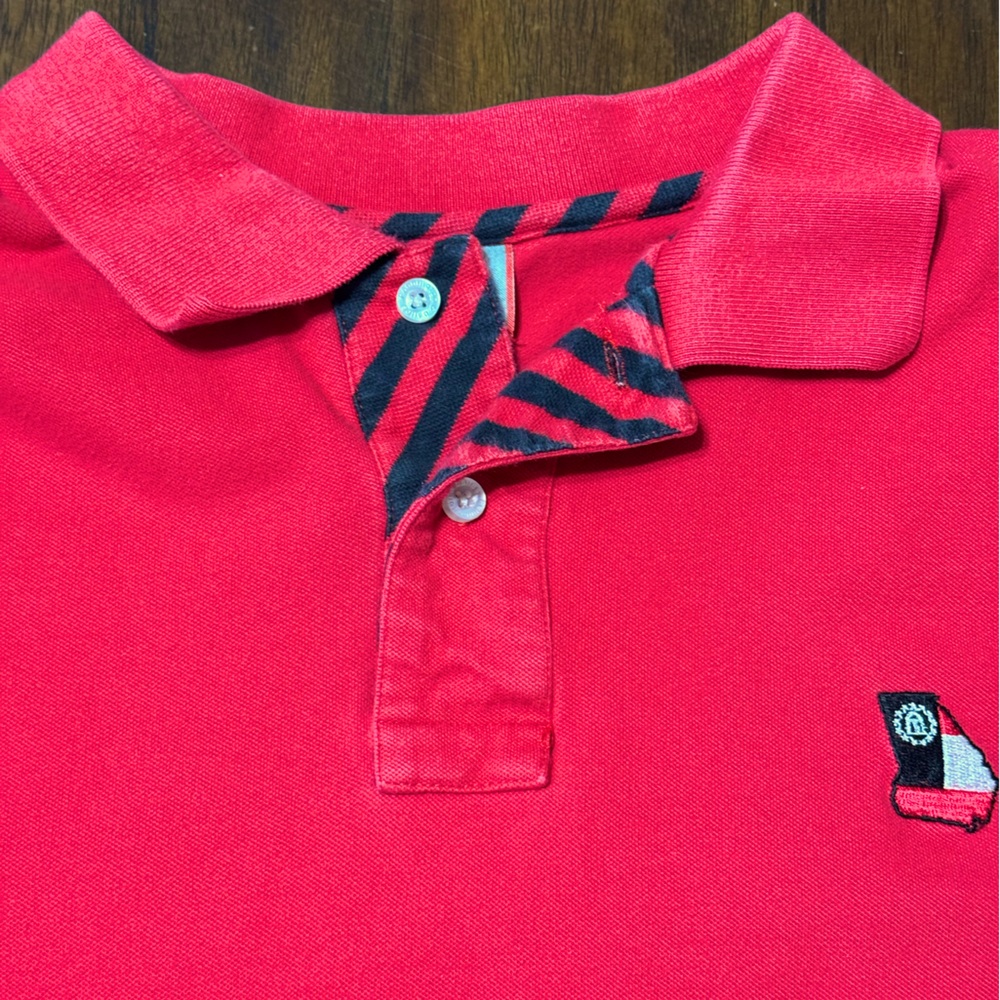 Men’s nice red Pennington Georgia polo.